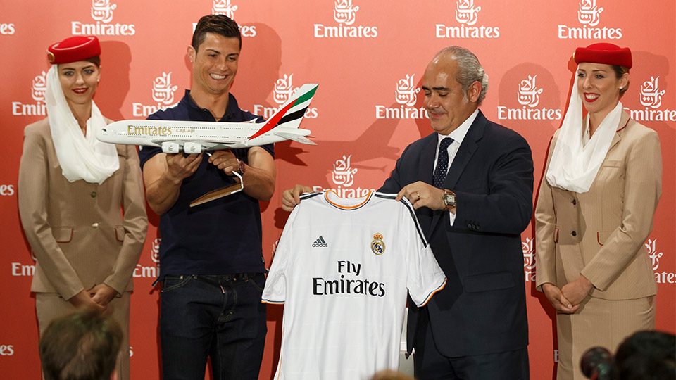 Fly emirates camiseta real madrid 2025